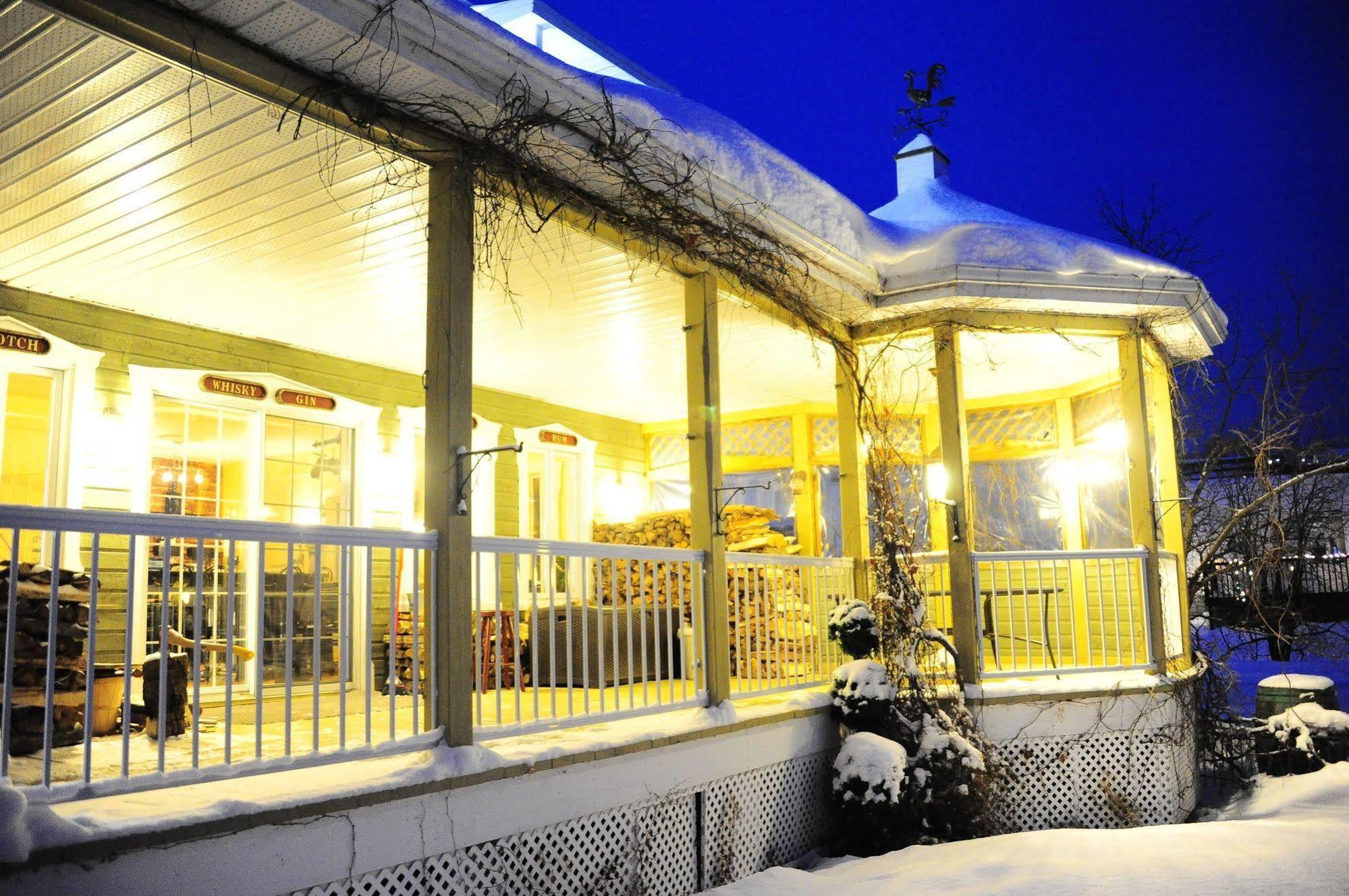 Hotel L'Authentique Auberge De Charlevoix Les Éboulements Exteriér fotografie